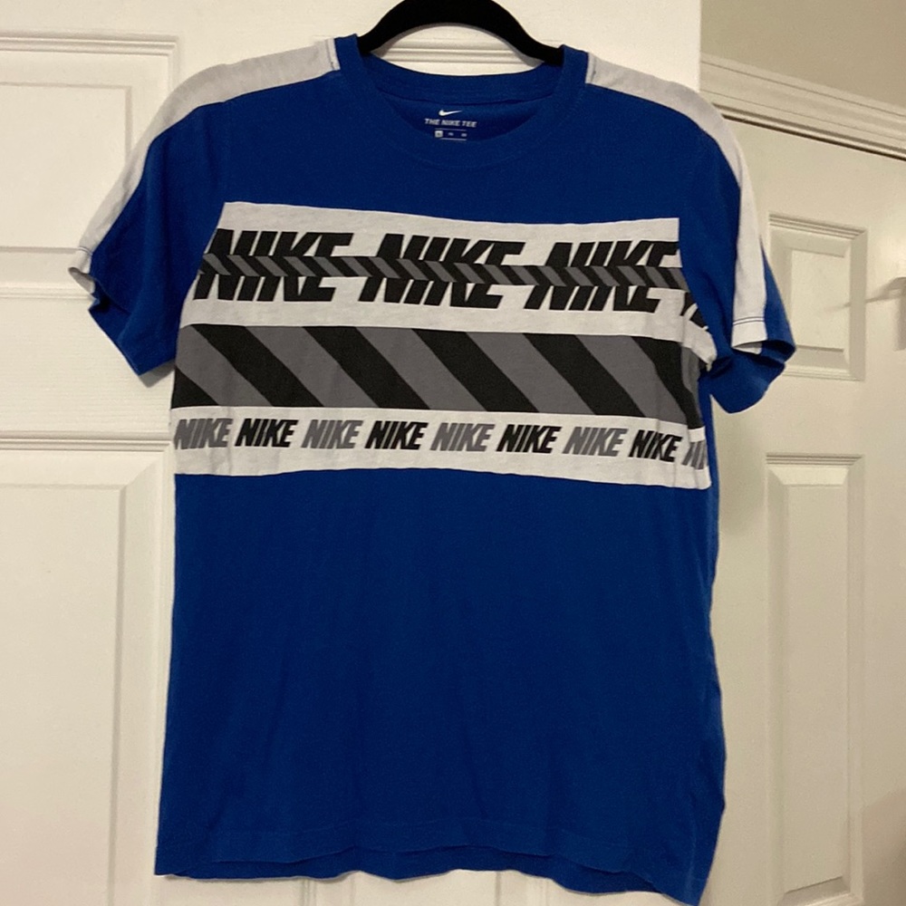 Boys XL Nike tshirt
